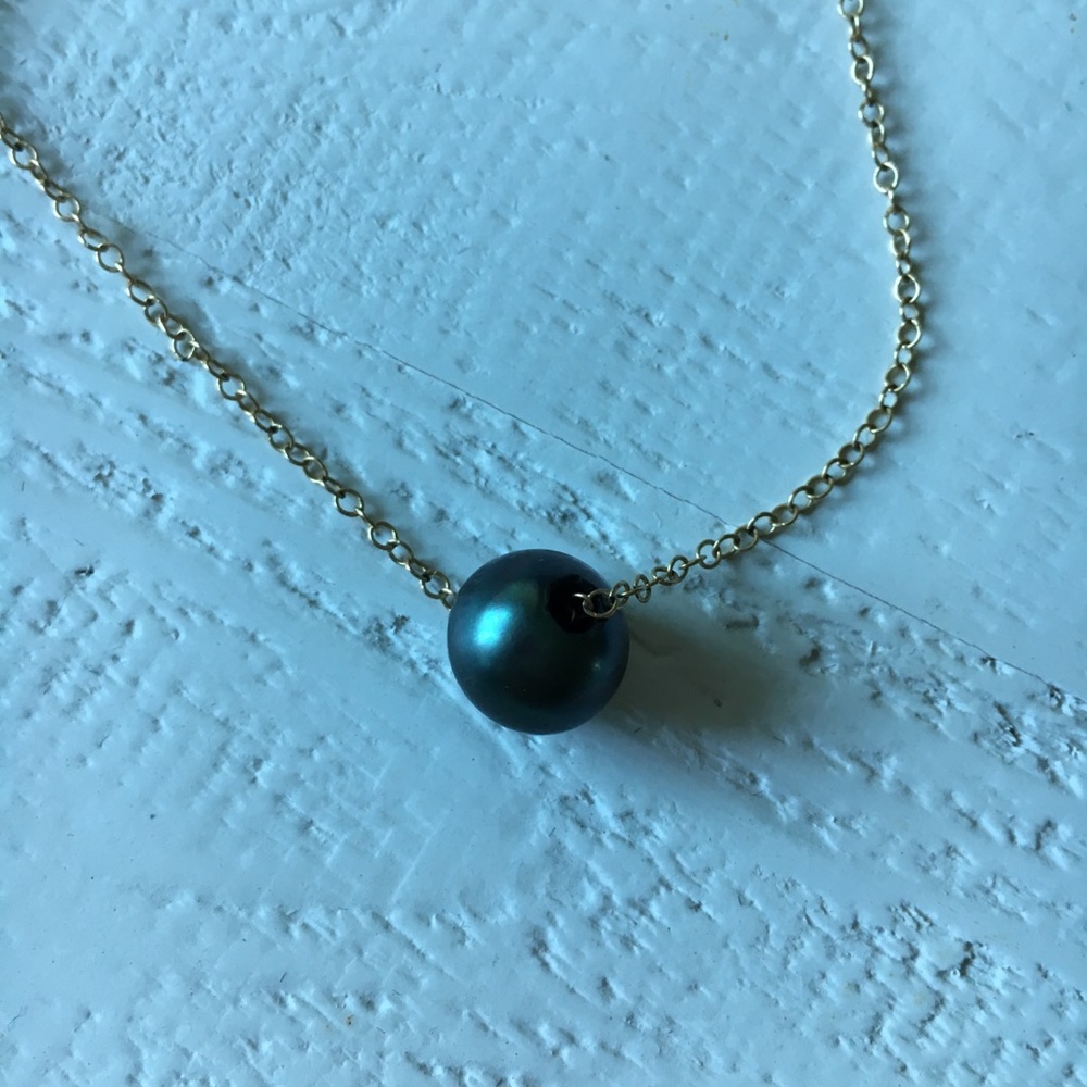 Tahitian pearl necklace gold chain